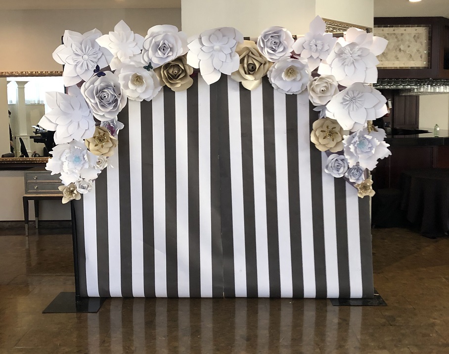 KATE SPADE WITH WHITE & GOLD PAPER FLOWERS