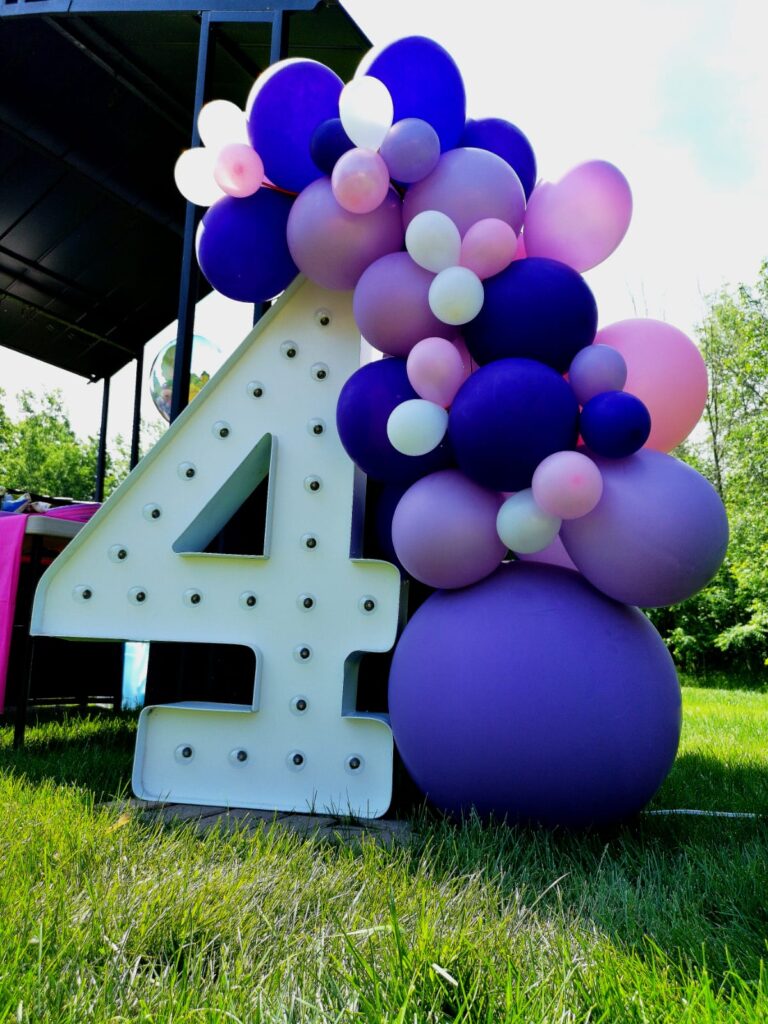 Decorating with Balloons Outdoors in Orlando